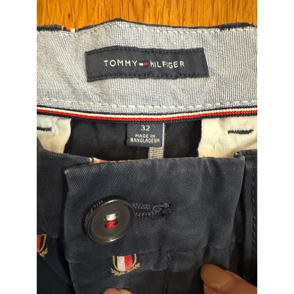Tommy Hilfiger Mens Navy Blue Embroidered Crest Chino Shorts Size 32 Preppy